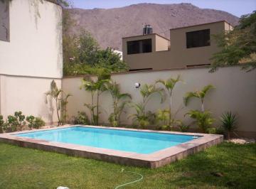 Casa de 3 habitaciones, Lima · *la Molina Vta. Ca. Lagonave Casa 3d 2c Jardín Piscina, Terraza ½ Remodelada