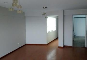 Departamento de 3 habitaciones, Lima · *surco Vta. Jr. Pisac Flat 3d 1c 3°p Ascensor V/calle C/b Serv. C/pque.