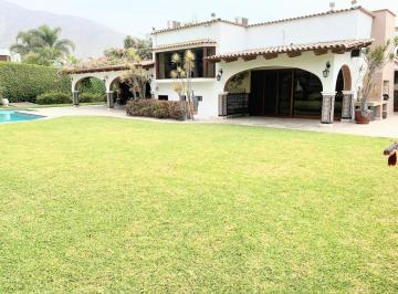 Casa de 4 habitaciones, Lima · Exclusiva Casa en La Mejor Zona de La Planicie y Colindante