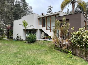Casa de 3 habitaciones, Lima · Venta Amplia Casa en Rinconada Baja, La Molina. Se Puede Construir 3 Casas Mas.