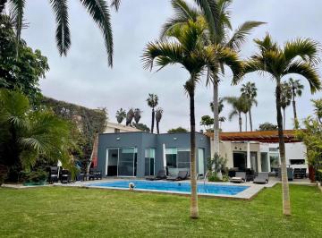 Casa de 5 habitaciones, Lima · La Encantada, Hermosa Casa con Piscina, Terraza y Una Casa Para Visitas. Como Nuevas!