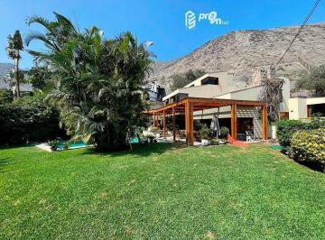 Casa de 4 habitaciones, Lima · Expectacular Oportunidad! Acogedora, Zona Exclusiva en La Planicie