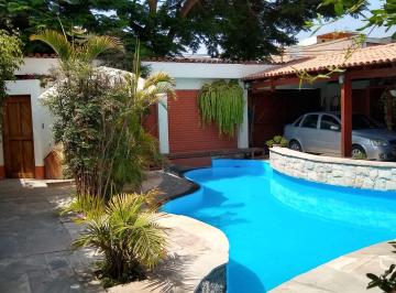 Casa de 6 habitaciones, Lima · La Molina, casa con Piscina, $520,000 Usd, 6 Dorm., 320 m Totales