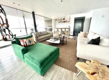 Departamento de 4 habitaciones, Lima · ¡Venta de Precioso Triplex con Vista Al Mar!