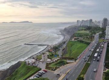 Departamento de 2 habitaciones, Lima · Departamento 138 m² Duplex Frente Al Mar 2 Dorm con Baño c/u Gym 2 Cocheras