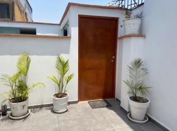 Puerta del departamento. · Alquilo Mini San Borja Incluye Servicios