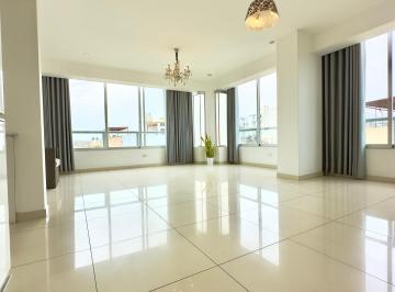 Departamento de 4 habitaciones, Lima · Departamento Triplex 153 m² con Terraza Privada + Cochera Techada/ Los Olivos