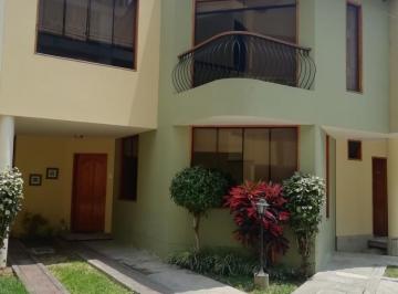 Casa de 4 habitaciones, Trujillo · Casita en Condominio de 3 Pisos