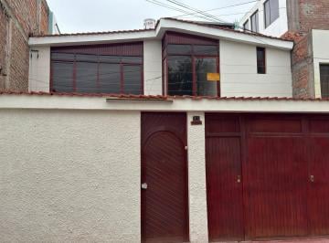 Casa de 3 habitaciones, Arequipa · Se Alquila Casa en Jlbyr – Frente a Parque