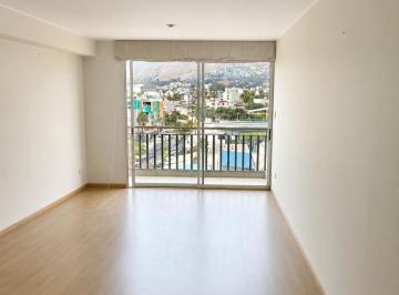 Sala con vista a Casuarinas · Alquiler de Departamento en Santiago de Surco, Zona Valle Hermoso Zona Oeste