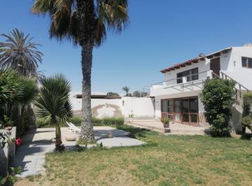 Casa de playa , Pisco · Casa en Venta Como Terreno - Excelente Ubicación