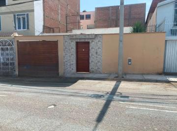 Casa de 3 habitaciones, Lima · Excelente Casa de un Piso