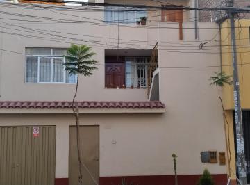 Casa de 9 habitaciones, Lima · Amplia Casa de 3 Pisos en Los Olivos | Cerca a Municipalidad y Megaplaza