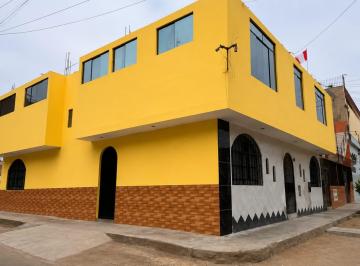 Casa de 4 habitaciones, Lima · Casa Remodelada en Estreno.