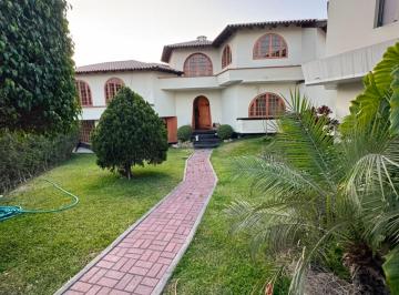 Casa de 4 habitaciones, Lima · Casa Estilo Europeo en Condominio –sol de La Molina