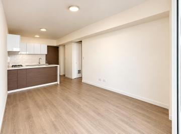 Cocina kitchenette abierta · Moderno Depa en Miraflores con Piscina y Áreas Comunes