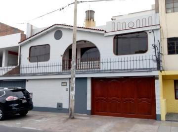 Casa de 6 habitaciones, Lima · Para Proyecto Inmobiliario