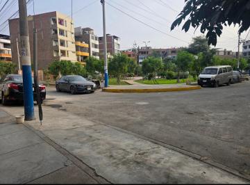 Terreno / Lote en Venta de 2 habitaciones Santa Anita · Venta de Inmueble de 130 m² Frente Al Parque