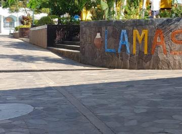 ´PLAZA DE LAMAS ingresando a 50 mt · Cuenta con Titulo de Propiedad
