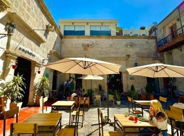 Local comercial de 3 habitaciones, Arequipa · Casona de Ugarte - Rooftop en Alquiler. Cercado