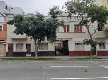 Departamento de 2 habitaciones, Lima · Vendo Primer Piso con Puerta Calle - Santa Beatriz - Lima Cercado
