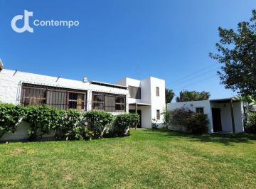 Casa de campo de 5 habitaciones, Cañete · Venta de Terreno con Casa de Campo Rodeada de Jardines y Árboles Frutales