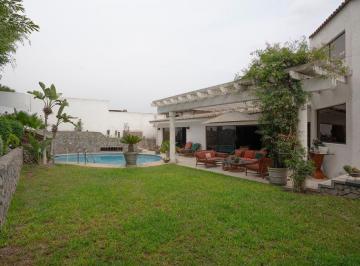 Casa Venta 1017m² de 4 habitaciones · Ocasión Rodeada de Jardines Zona Exclusiva Las Lagunas