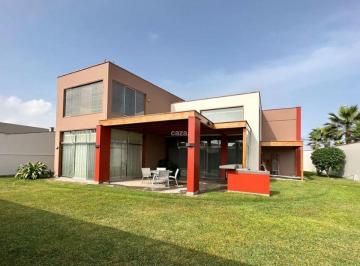 Casa 784m² Venta Chorrillos · Espectacular Casa con Amplios Jardines en Venta - Encantada de Villa