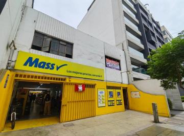 Local comercial de 4 habitaciones, Lima · Local - Oficina Segundo Piso 200 m² Mas Azotea