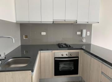 Cocina americana · 72 m² | Piso 11 | Cochera | Piscina | Excelente Inversión Junto a San Isidro