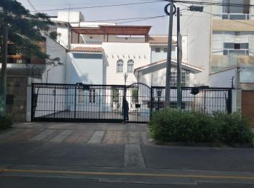 Casa de 9 habitaciones, Lima · Vendo Hermosa Casa Usd615,000 (Frente a Parque, Serenazgo y Av Aviación)