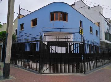 Casa de 4 habitaciones, Lima · Venta de Casa en Esquina Como Terreno - San Isidro | Zona Comercial