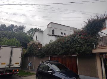 Casa de 7 habitaciones, Lima · Venta de Casa en Excelente Zona de Surco