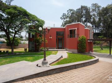 Casa de 4 habitaciones, Lima · Excelente Oportunidad! La Planicie Hermosa y Amplia Residencia