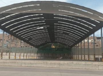 Nave industrial · 4500m² · 1 Dormitorio · 8 Estacionamientos - CARLOS EDUARDO TORO DE VELAZCO DE VELAZCO  [Persona Natural] · Se Alquila Nave Industrial de 4,500 m y También Se Alquila Área Libre