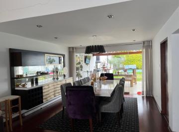 Comedor con vista a la terraza · Linda Casa en Venta con 5 Dorm. en Chacarilla