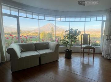 Casa de 4 habitaciones, Arequipa · Amplia Casa Para Empresa con Vista a La Campiña en Cayma