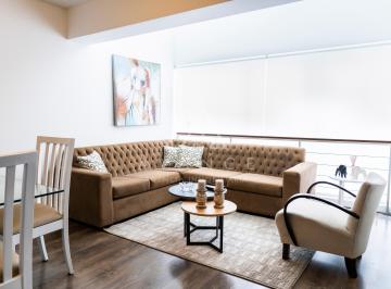 Sala · Departamento Duplex Amoblado en Miraflores