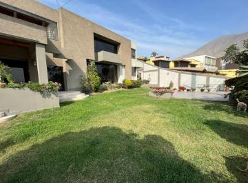 Casa de 5 habitaciones, Lima · Vta. La Molina Ca. La Chalana 5d 3c V/laguna Jardines Terraza S/estar B/precio