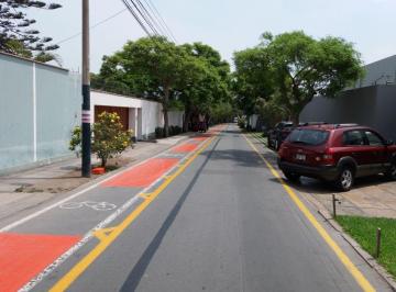 Casa , Lima · Muy Simpática Casa Estilo Peruana o Casa Como Terreno en Batallón Tarma