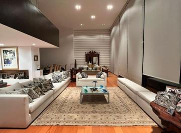 Casa de 4 habitaciones, Lima · Hermosa Casa Frente a Parque, Rinconada del Lago - La Molina