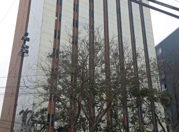 Oficina comercial , Lima · ¡Super Céntrica! Al Costado de La Mdsi con Hermosa Vista Exterior.