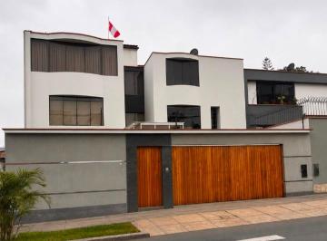 Casa de 3 habitaciones, Lima · Moderna Casa de Dos Niveles Remodelada, con Terraza y Jardin