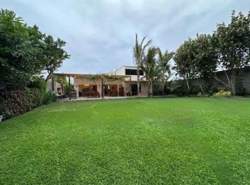 Casa de 5 habitaciones, Lima · Linda Casa con Excelente Distribución, Gran Área Social y Club House