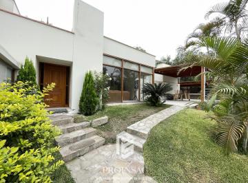 Casa de 4 habitaciones, Lima · Remate! Rodeada de Vegetación con Vista Espectacular Al Golf