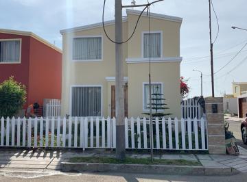 Casa de 3 habitaciones, Trujillo · Se Vende Casa