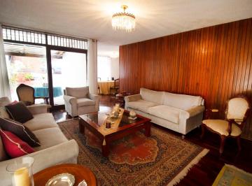 Casa de 4 habitaciones, Lima · Casa en Esquina de 310 m², en Exclusiva Zona de La Urbanización Monterrico.