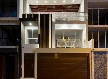 Casa de 7 habitaciones, Trujillo · En Venta Bonita Casa, Urb Soliluz