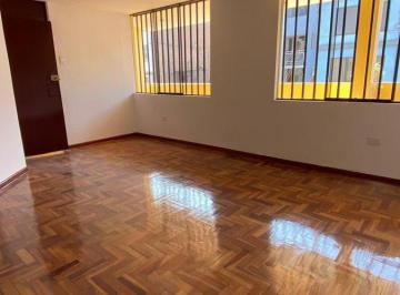 Apartamento · 64m² · 2 Dormitorios · Venta de Departamento Remodelado en Los Olivos, Beta Esquina con A. Cabo