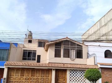 Casa de 6 habitaciones, Lima · A La Venta Casa Como Terreno en San Miguel